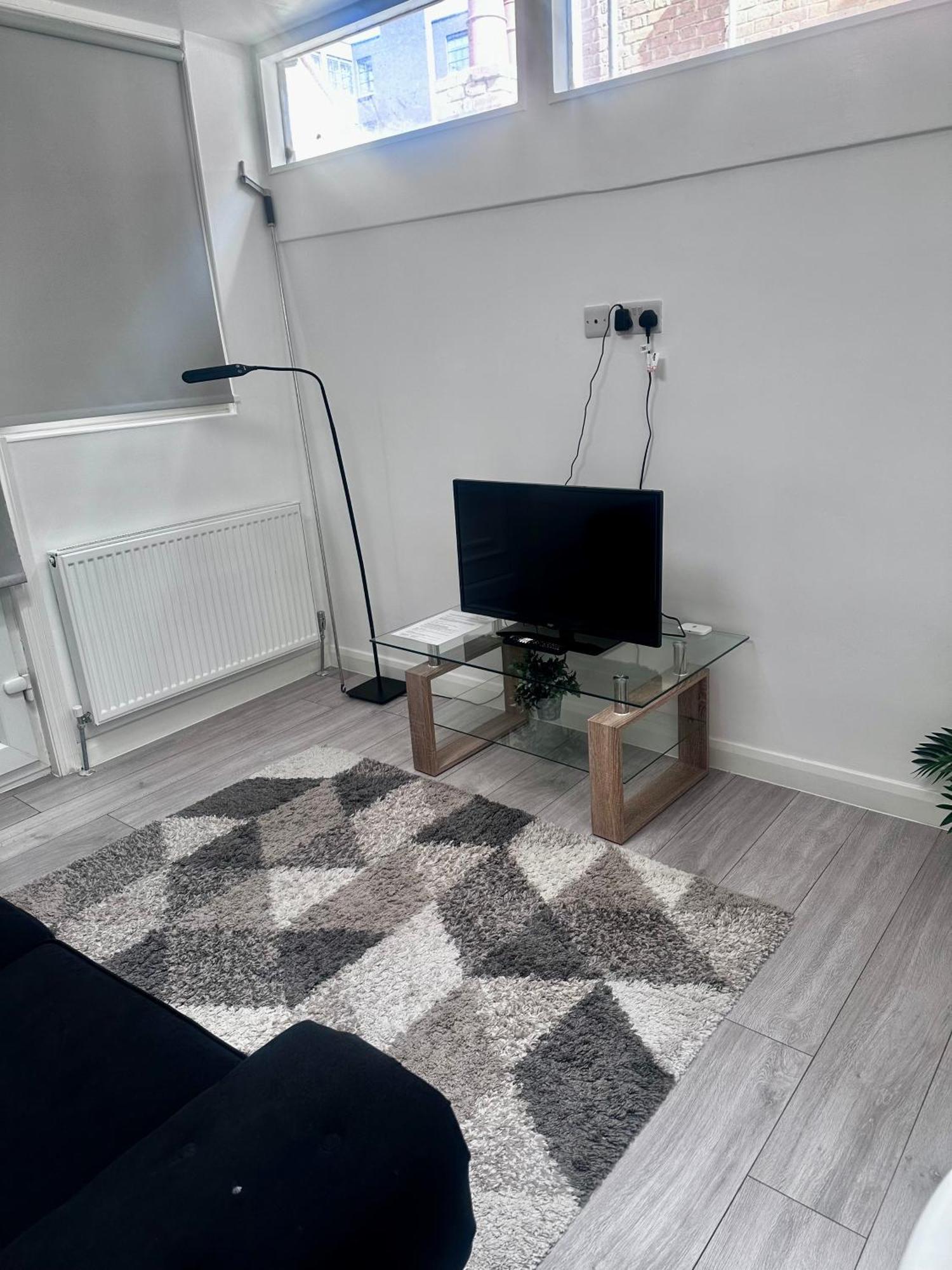One Bed Flat Fitzrovia Apartment *